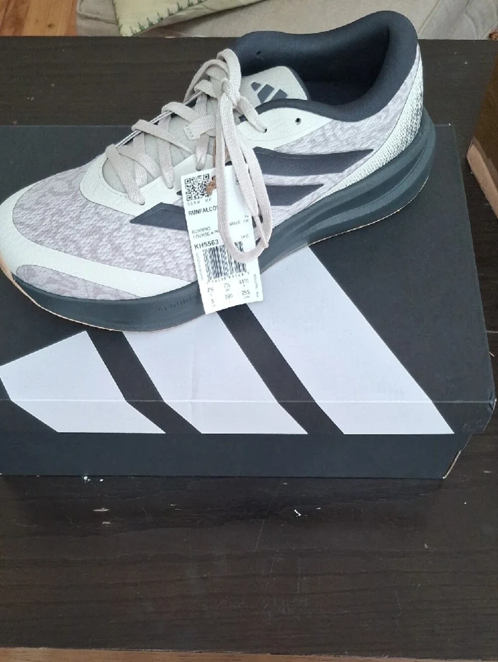 adidas Men's Athletic Shoe - Light Gray and Black